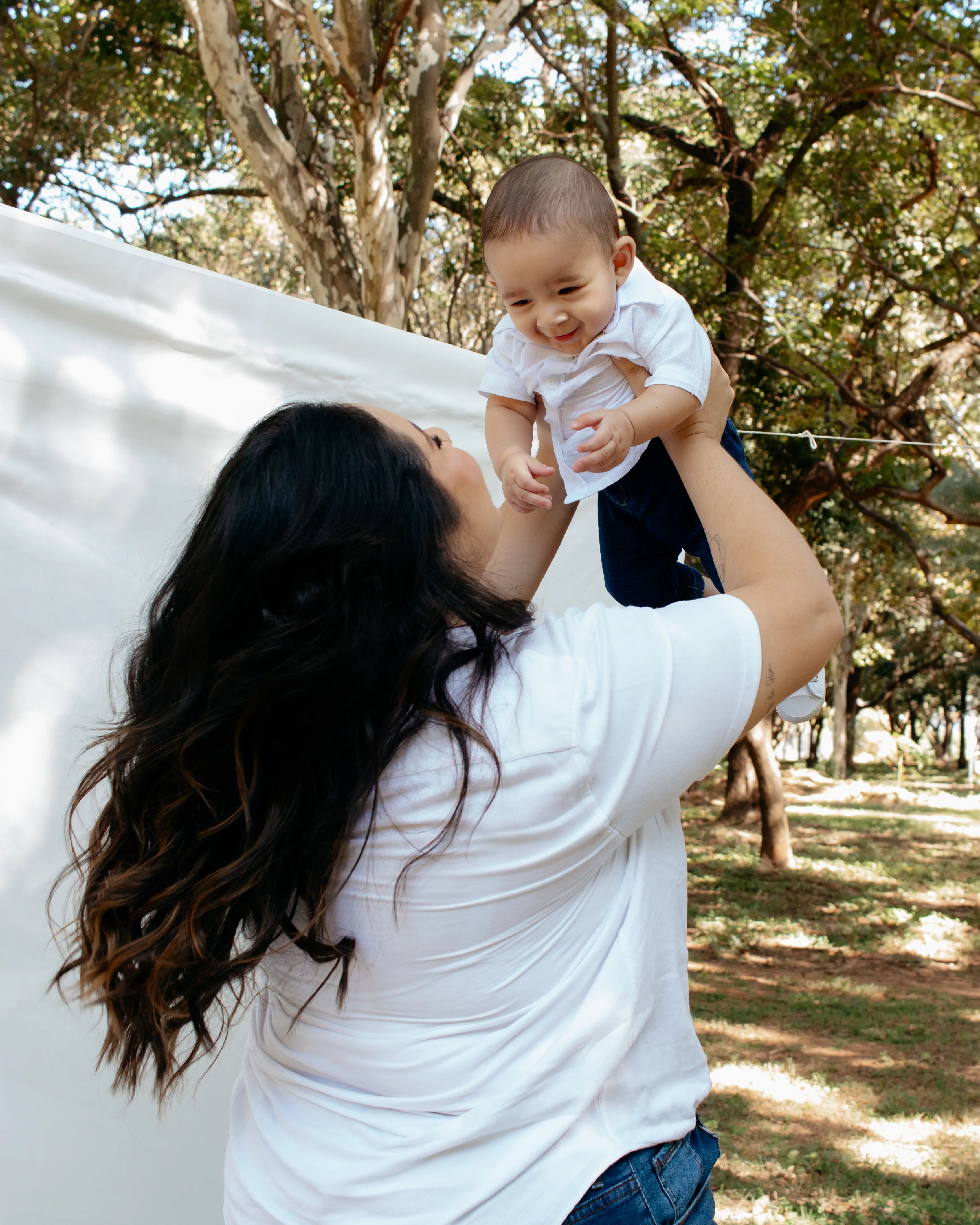 Cenas espontâneas no ensaio externo de Dia das Mães